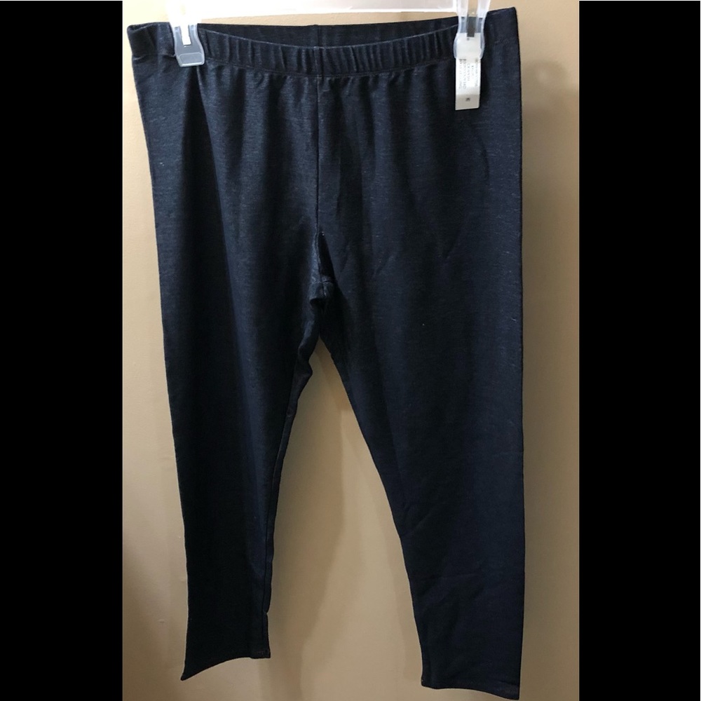 Women’s dark blue Capri legging. Size XXL (19)